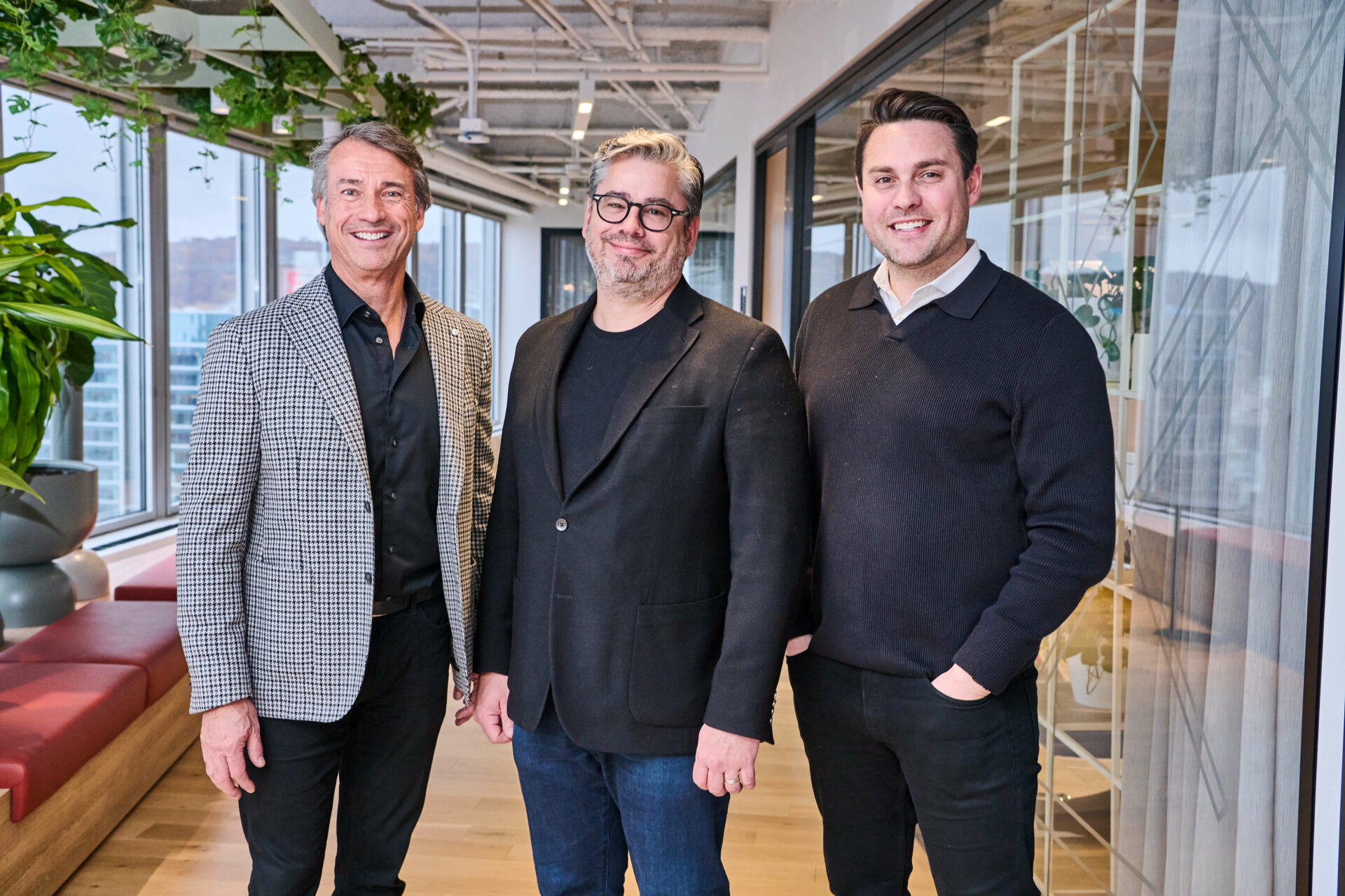 Portrait des trois organisateurs du Sommet des chefs du marketing : Christian Quenneville (m&h), Mario Lemieux (DAC) et Patrick Hotte (ACA).